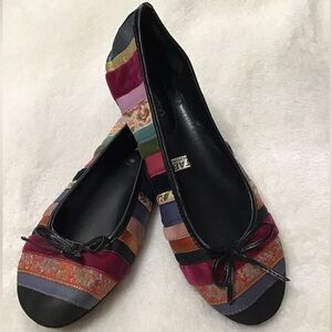 Woman’s size 6 xhilaration flat slip on shoes